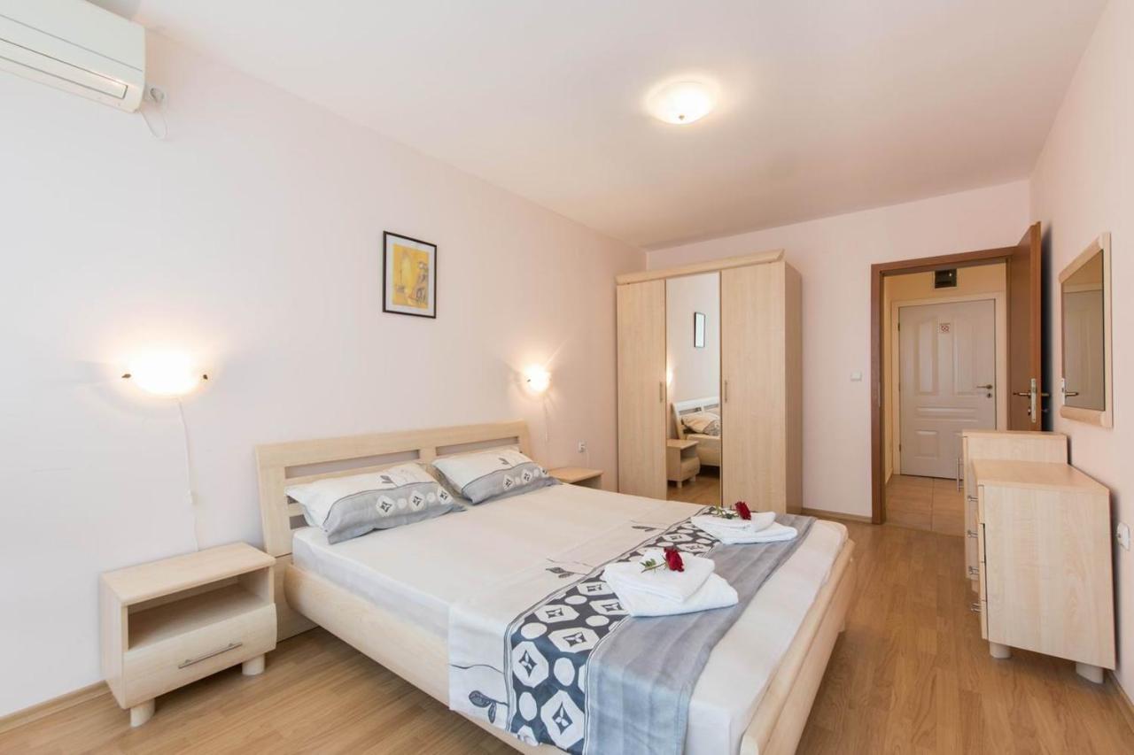 Gt Riviera Fort Beach Apartments Ravda Ngoại thất bức ảnh