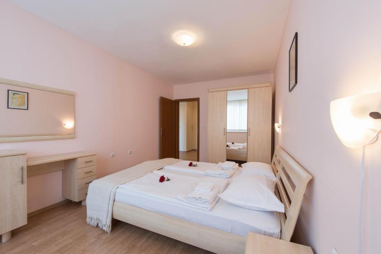Gt Riviera Fort Beach Apartments Ravda Ngoại thất bức ảnh